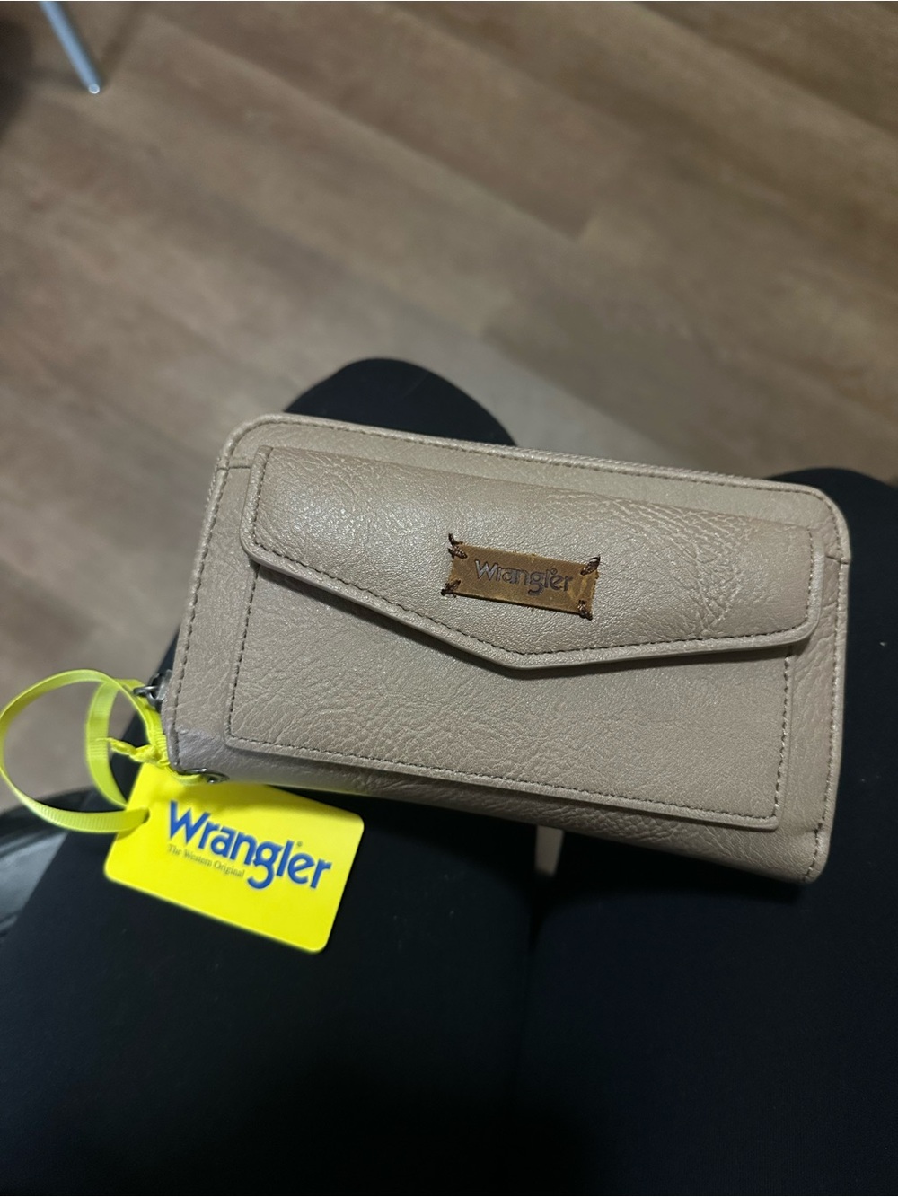Wrangler Beige Women's Wallet with Front Flap and Zip